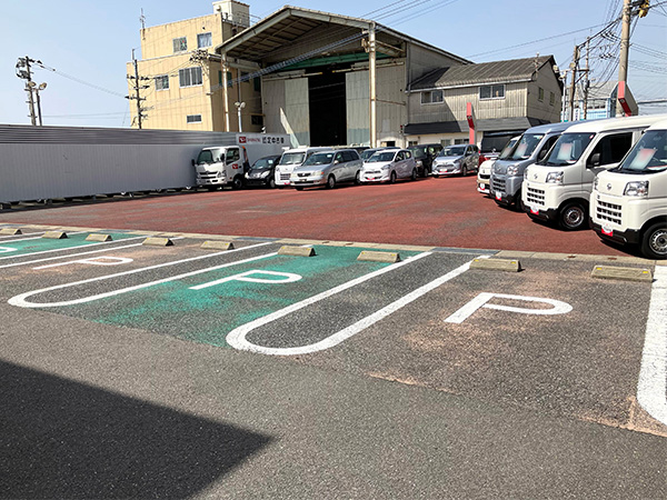 お客様駐車場